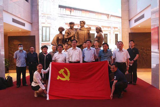 迪丽热巴海南工作室申请注销 名下仅两家企业为存续状态